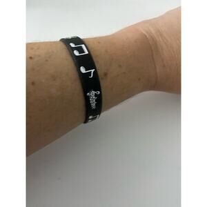 Music note bracelet